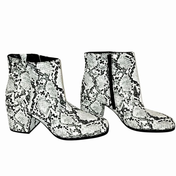 Mix No 6 Snake Print Ankle Boots Heel 9M White Black Faux - Picture 5 of 7